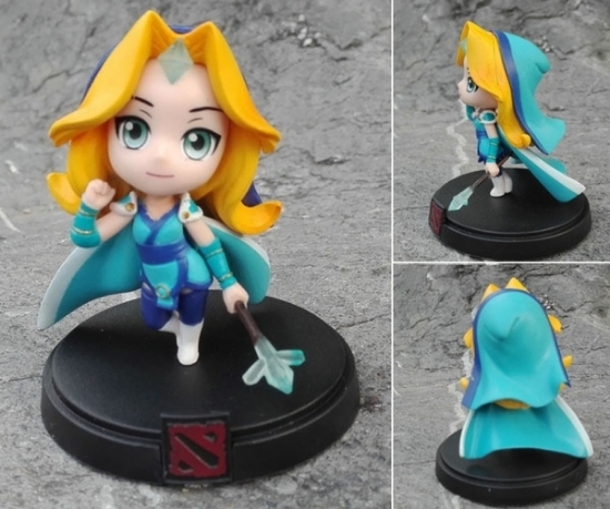 Picture of Game Figure Dota 2 Crystal Maiden.